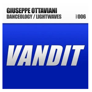 Disco Danceology Lightwaves de Giuseppe Ottaviani